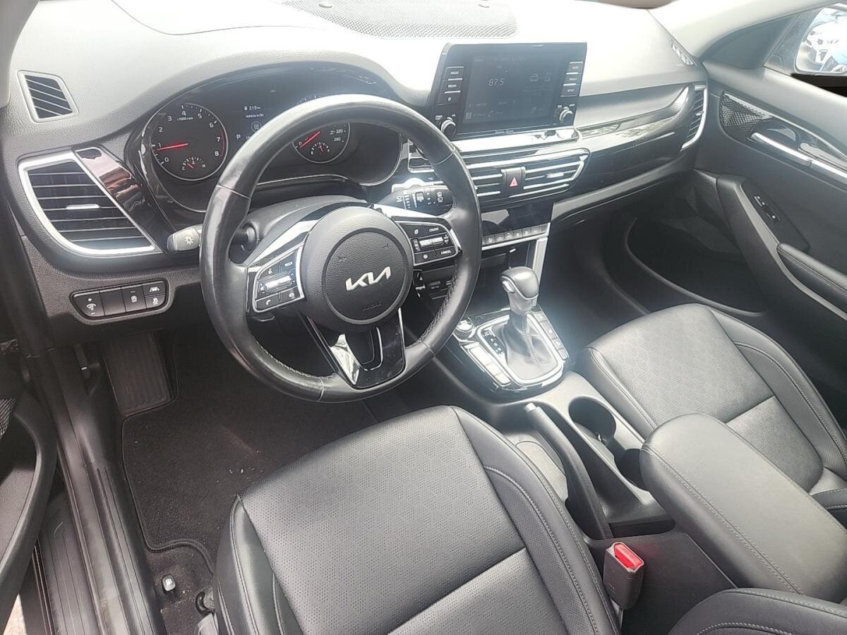 2023 Kia Seltos - Image 7