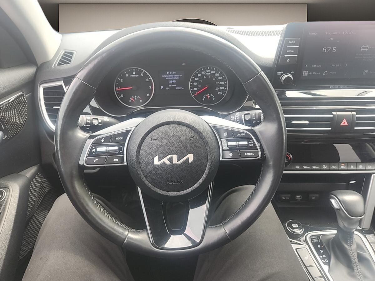 2023 Kia Seltos - Image 10
