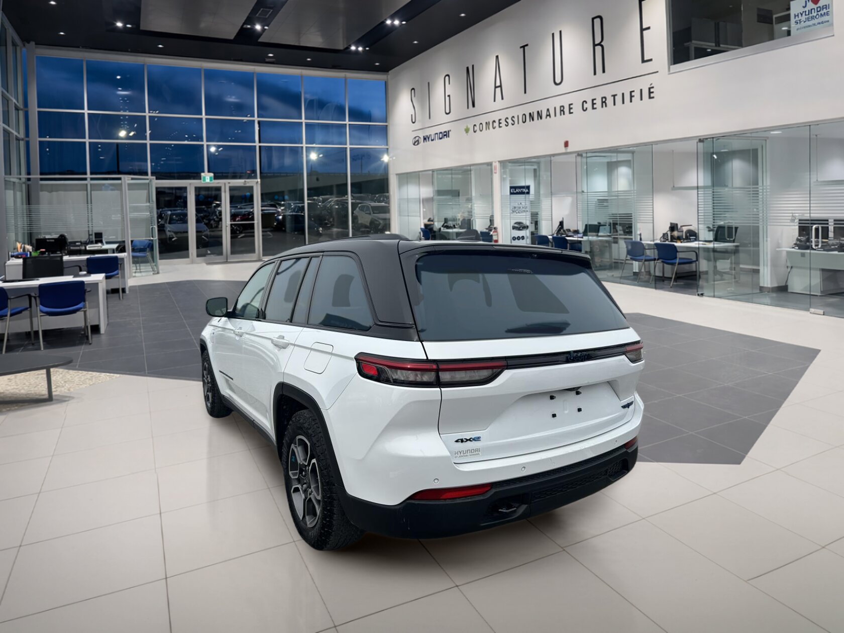 2023 Jeep Grand Cherokee 4xe - Image 7
