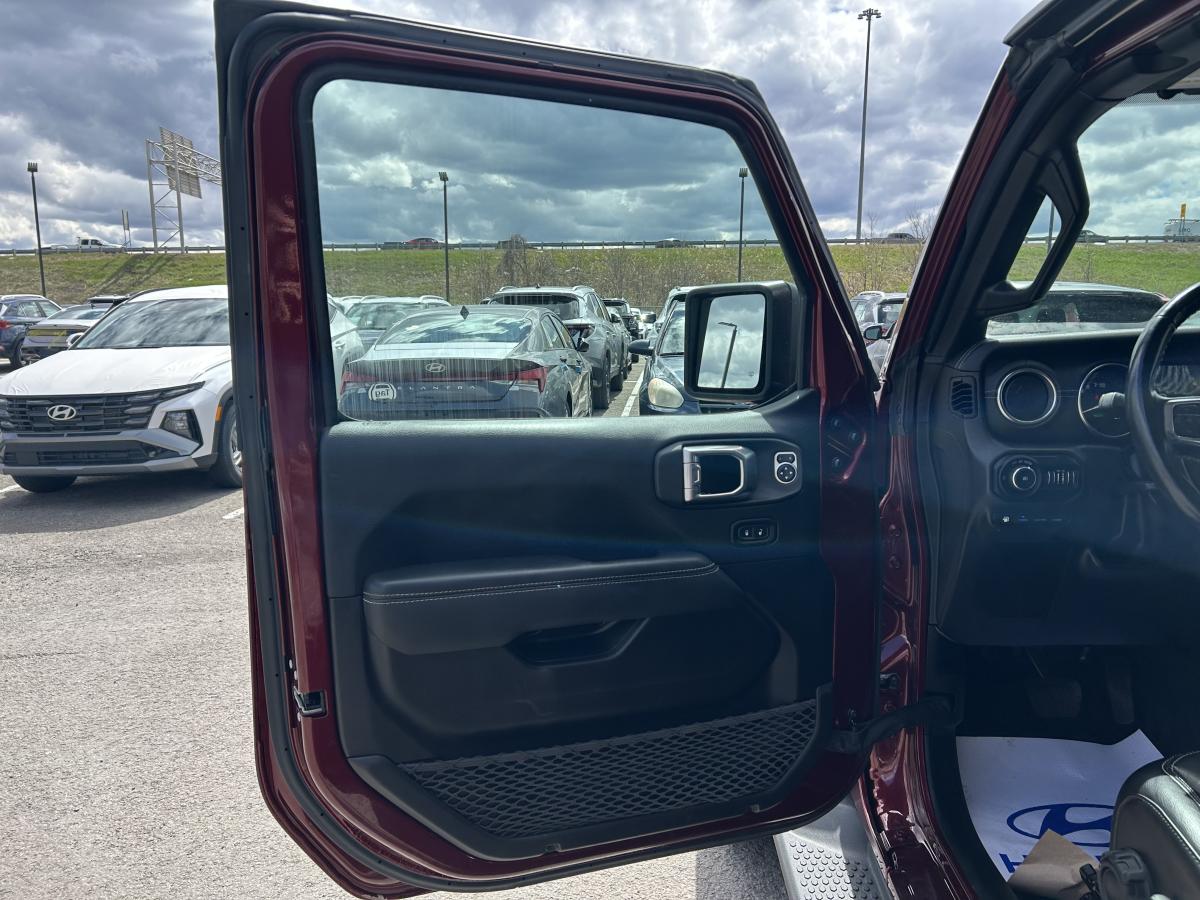 2022 Jeep Wrangler 4xe - Image 13