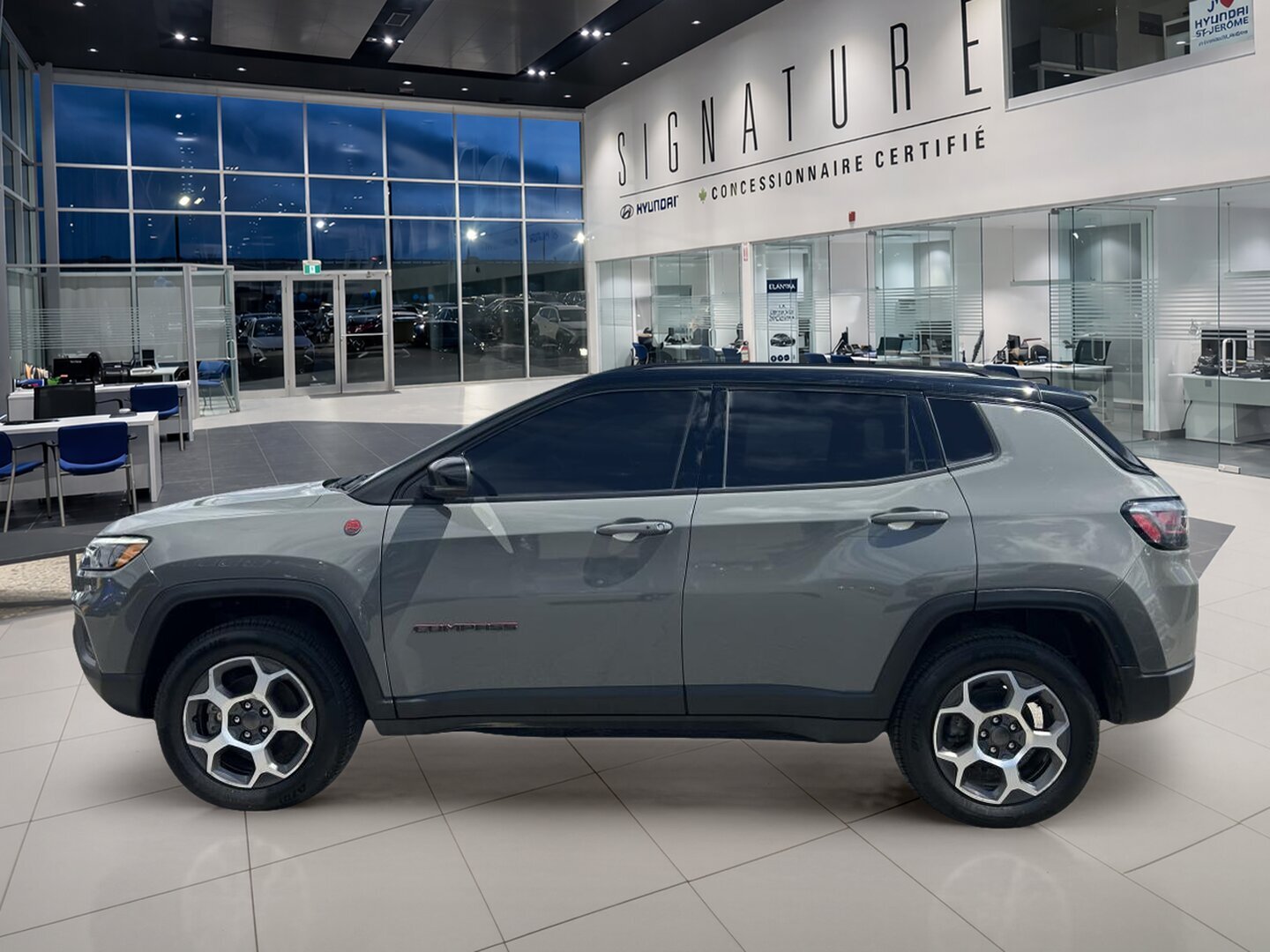 2022 Jeep Compass - Image 8