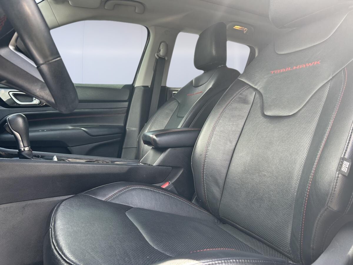 2022 Jeep Compass - Image 12