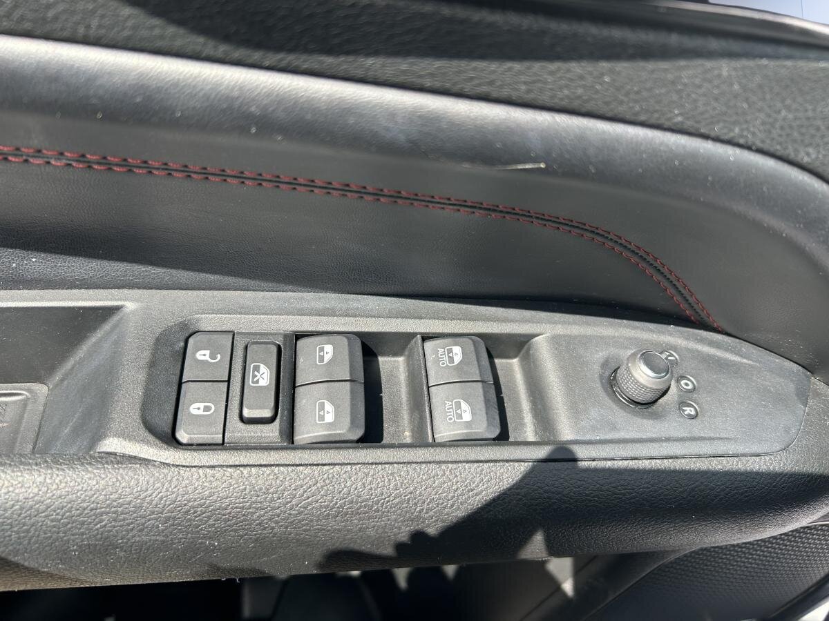 2022 Jeep Compass - Image 16
