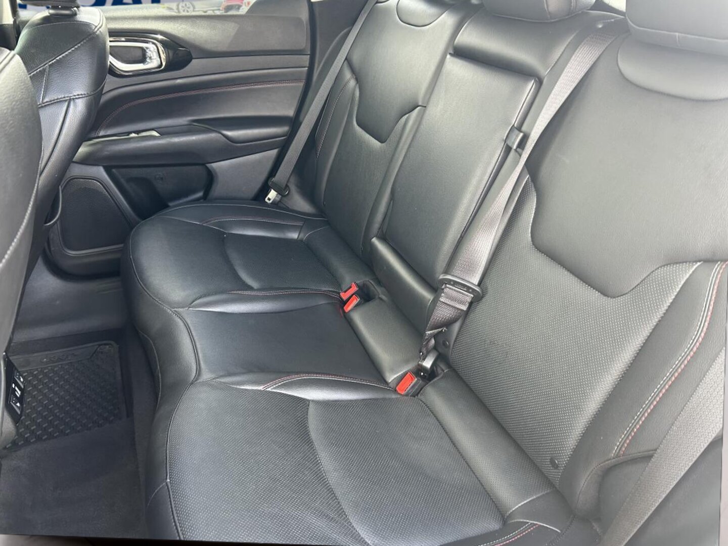 2022 Jeep Compass - Image 17