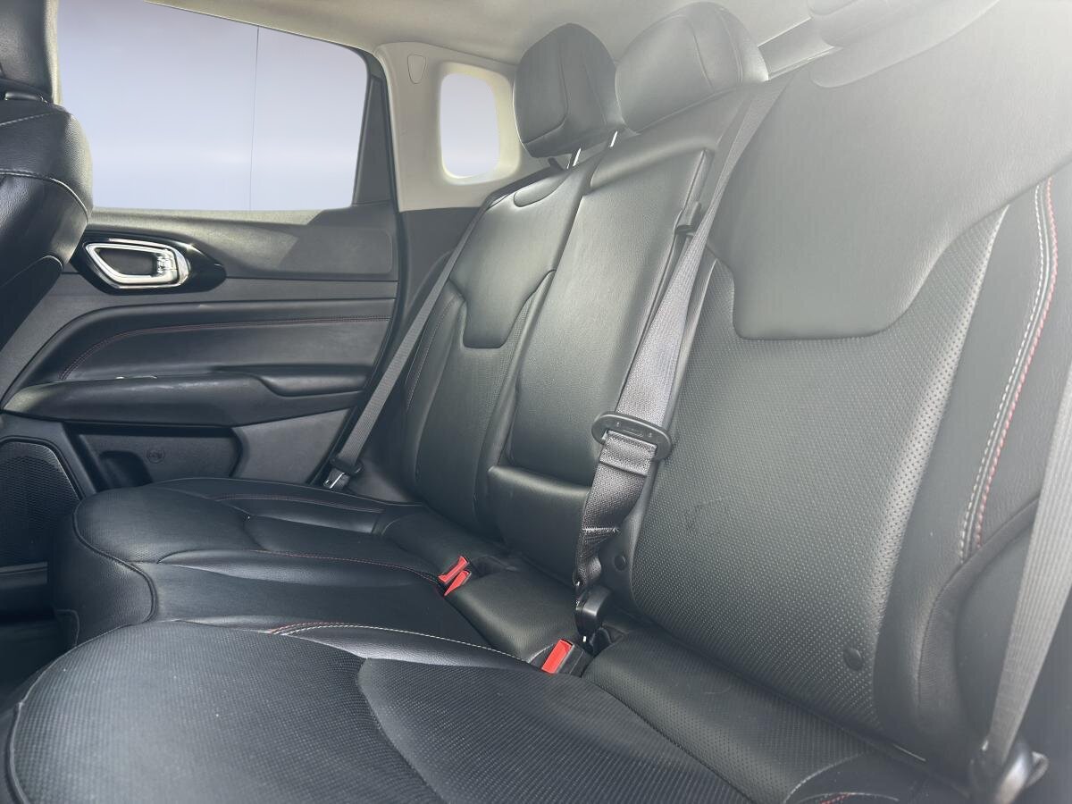 2022 Jeep Compass - Image 18