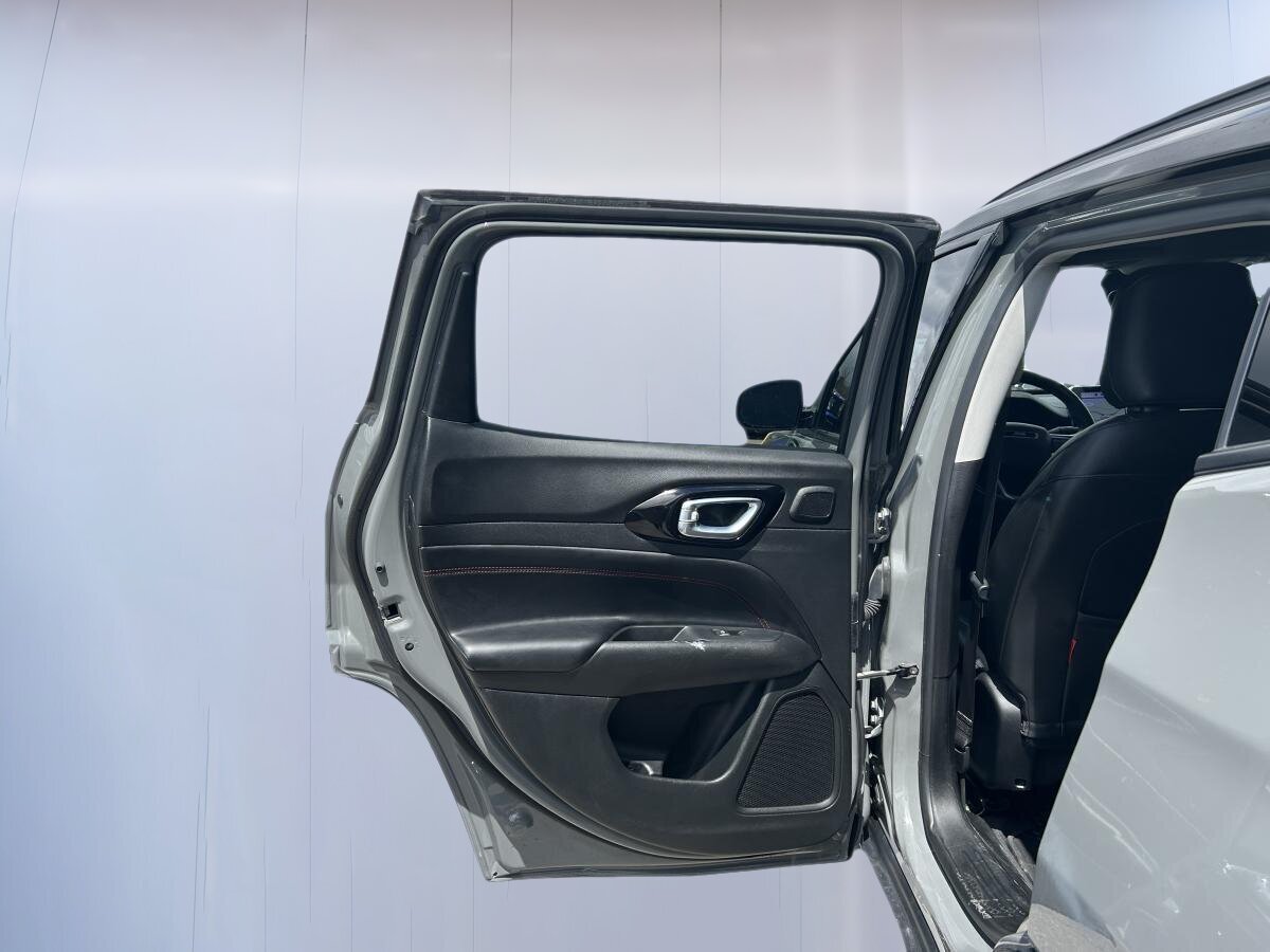 2022 Jeep Compass - Image 20
