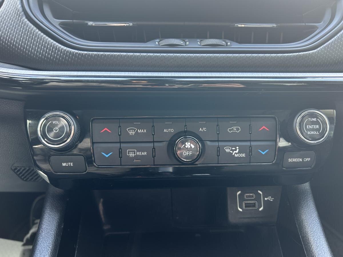 2022 Jeep Compass - Image 30