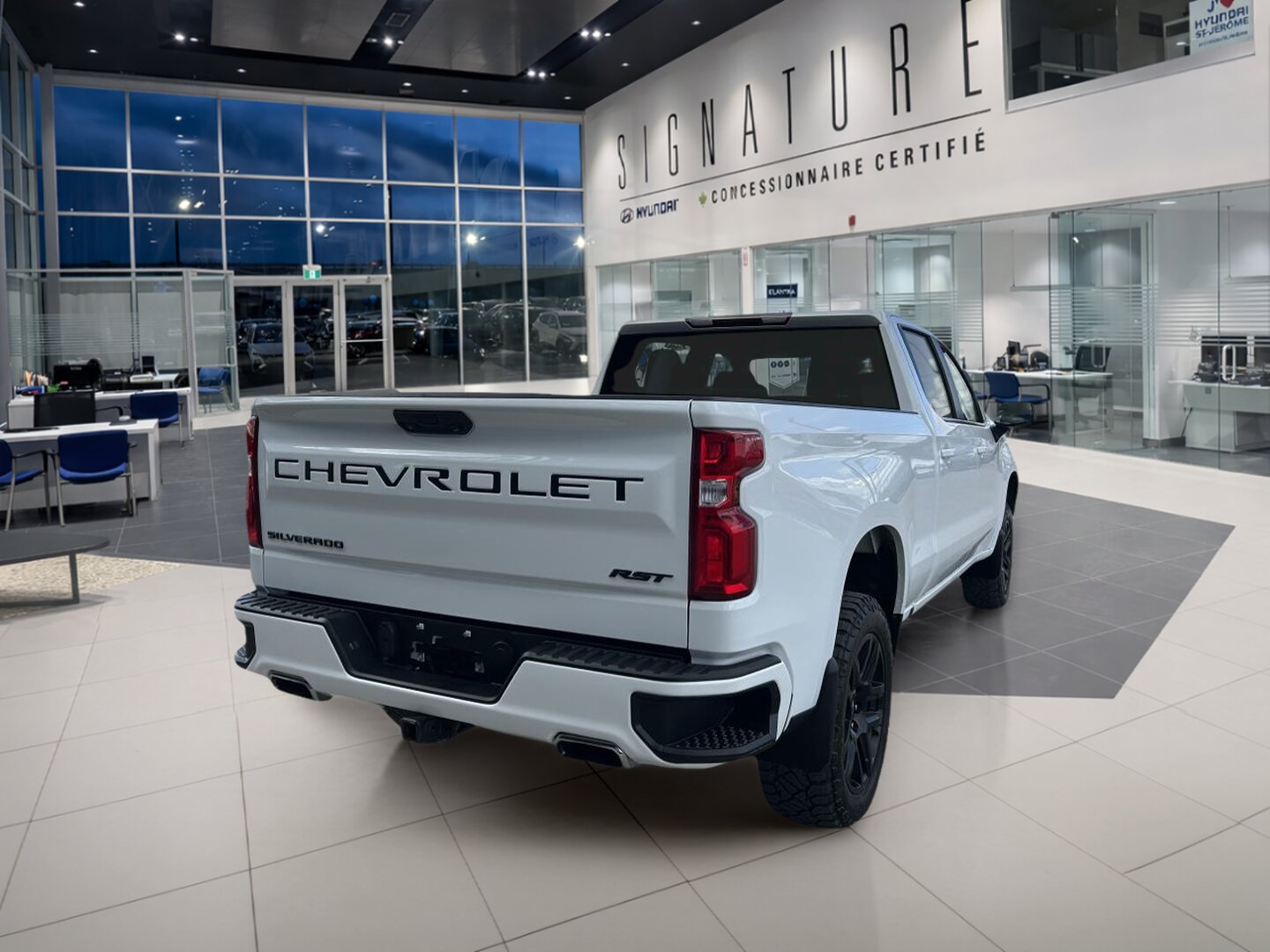 2023 Chevrolet Silverado 1500 - Image 5