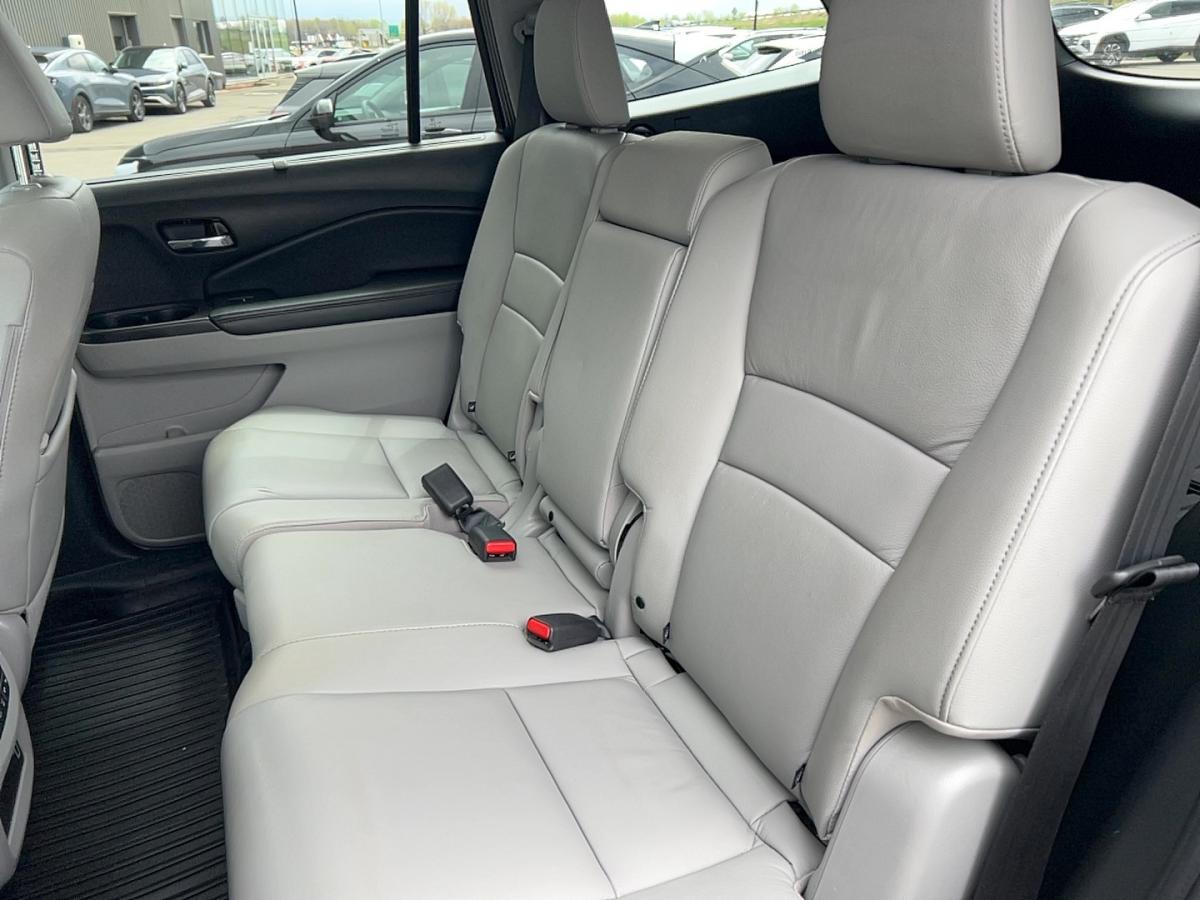 2021 Honda Pilot - Image 16