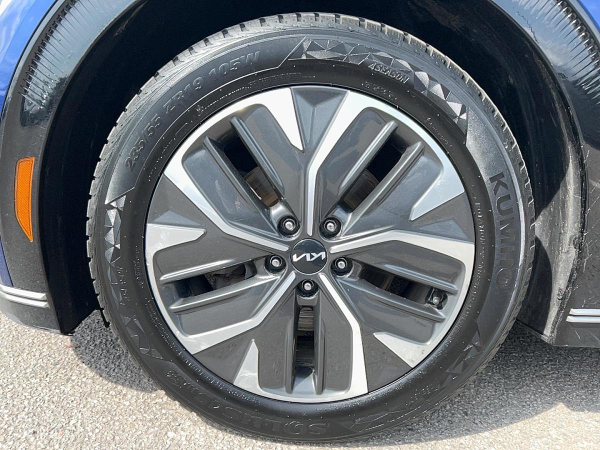 2022 Kia EV6 - Image 9