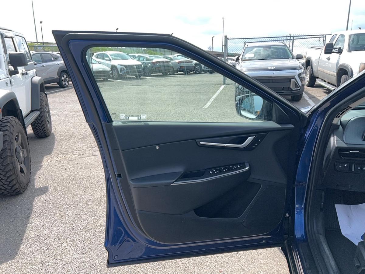 2022 Kia EV6 - Image 14