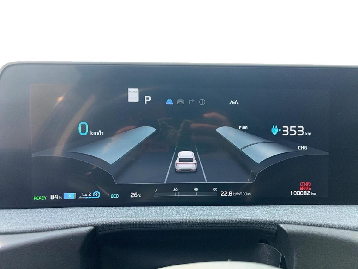 2022 Kia EV6 - Image 24