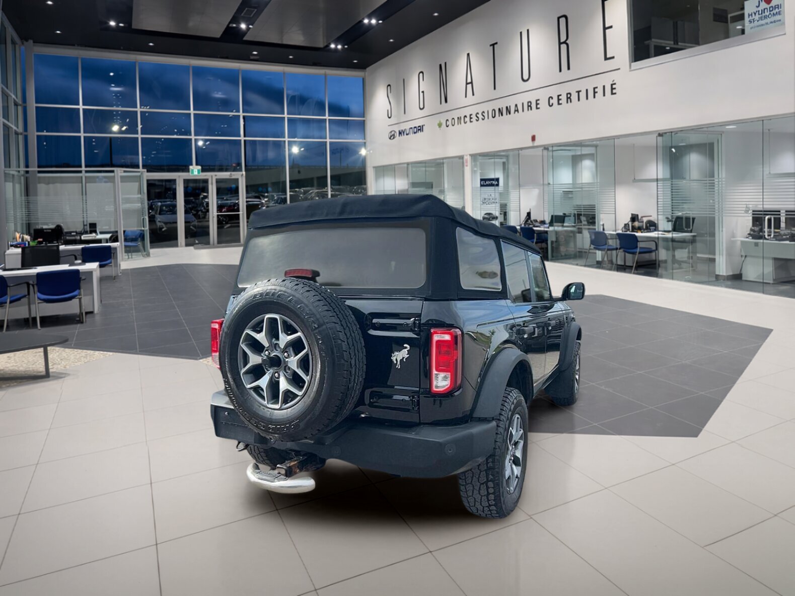 2022 Ford Bronco - Image 5