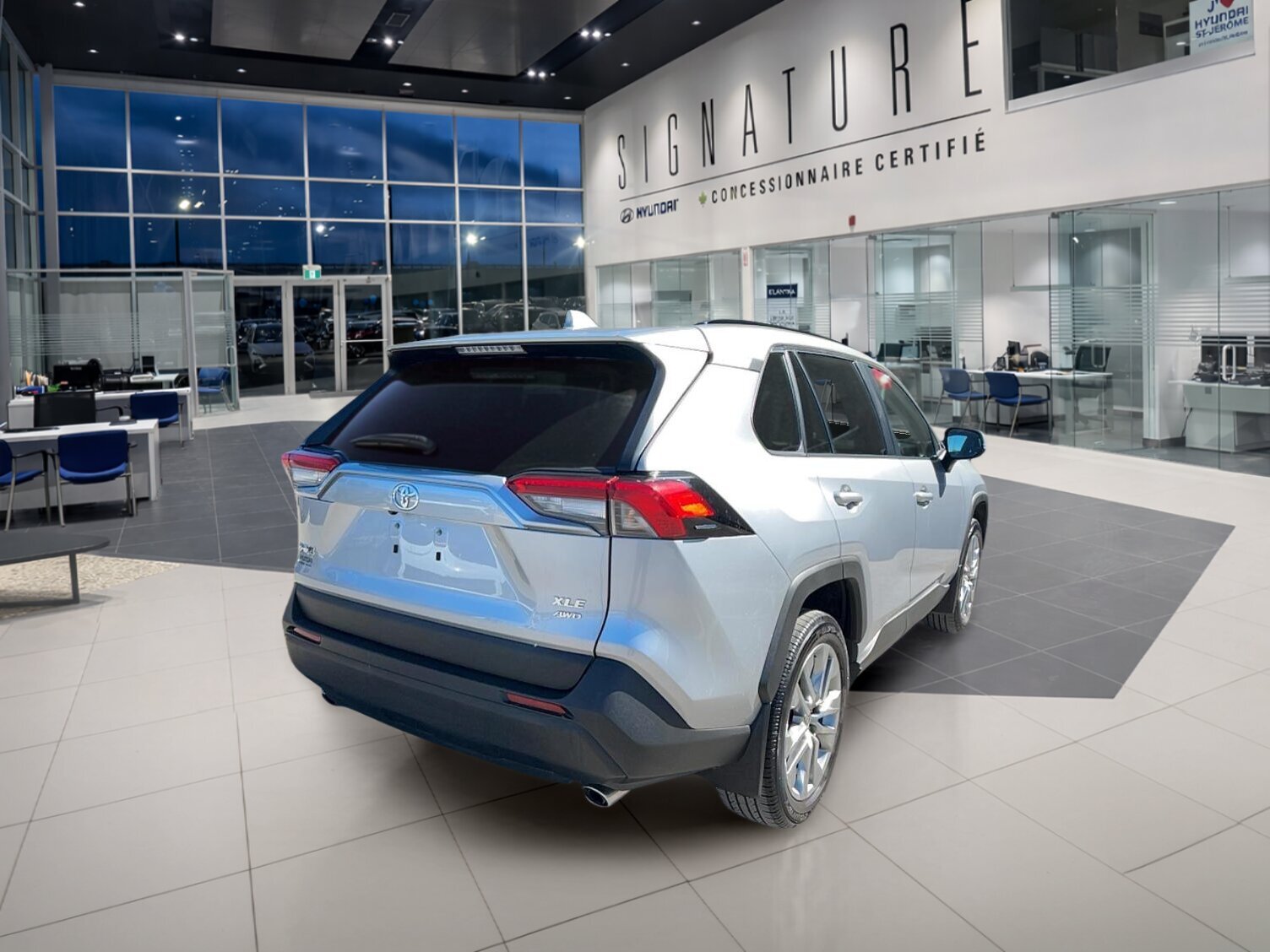 2024 Toyota RAV4 - Image 5