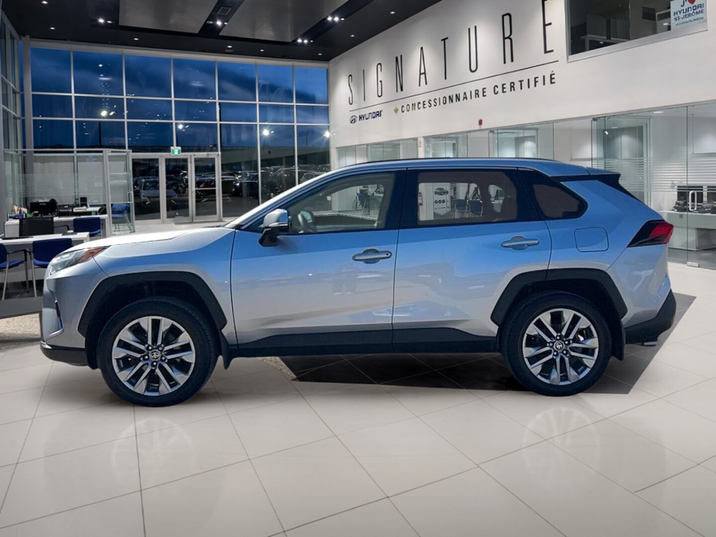2024 Toyota RAV4 - Image 8