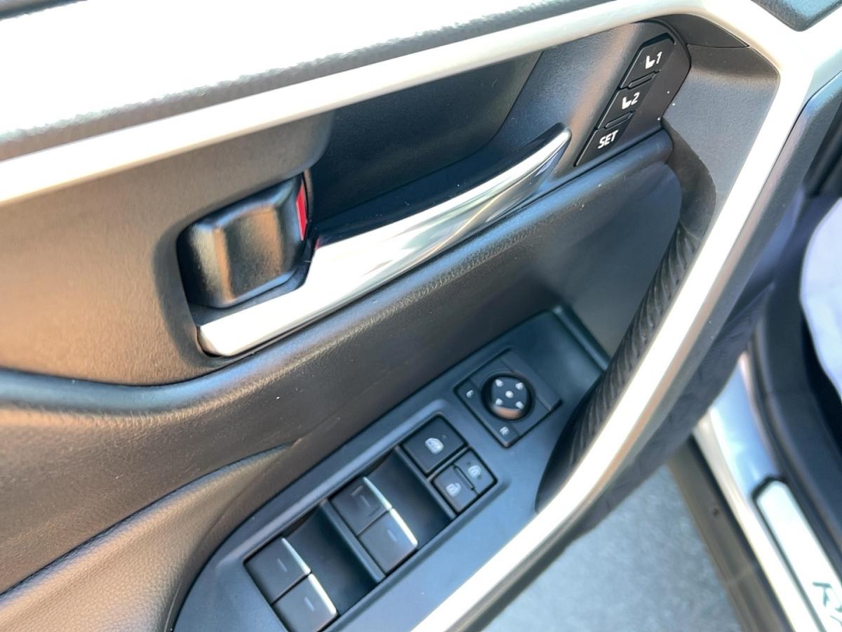 2024 Toyota RAV4 - Image 15