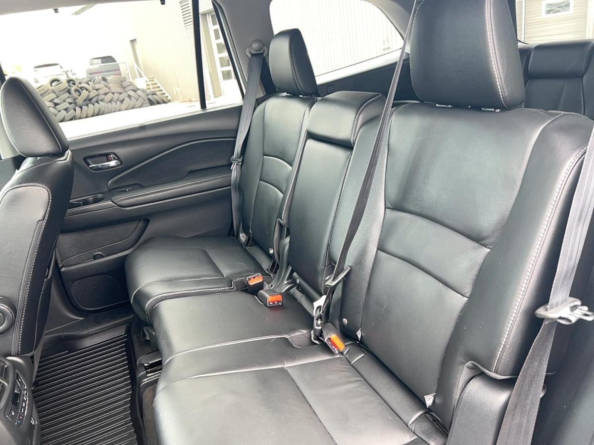 2022 Honda Pilot - Image 16
