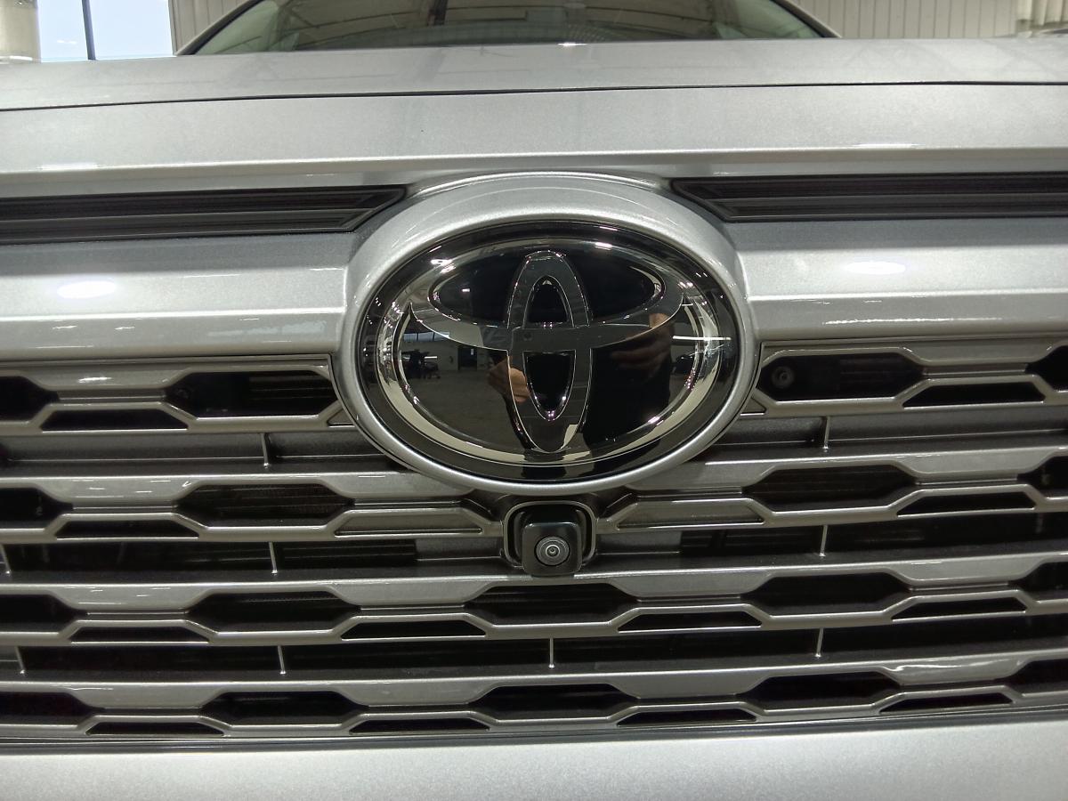 2023 Toyota RAV4 - Image 11