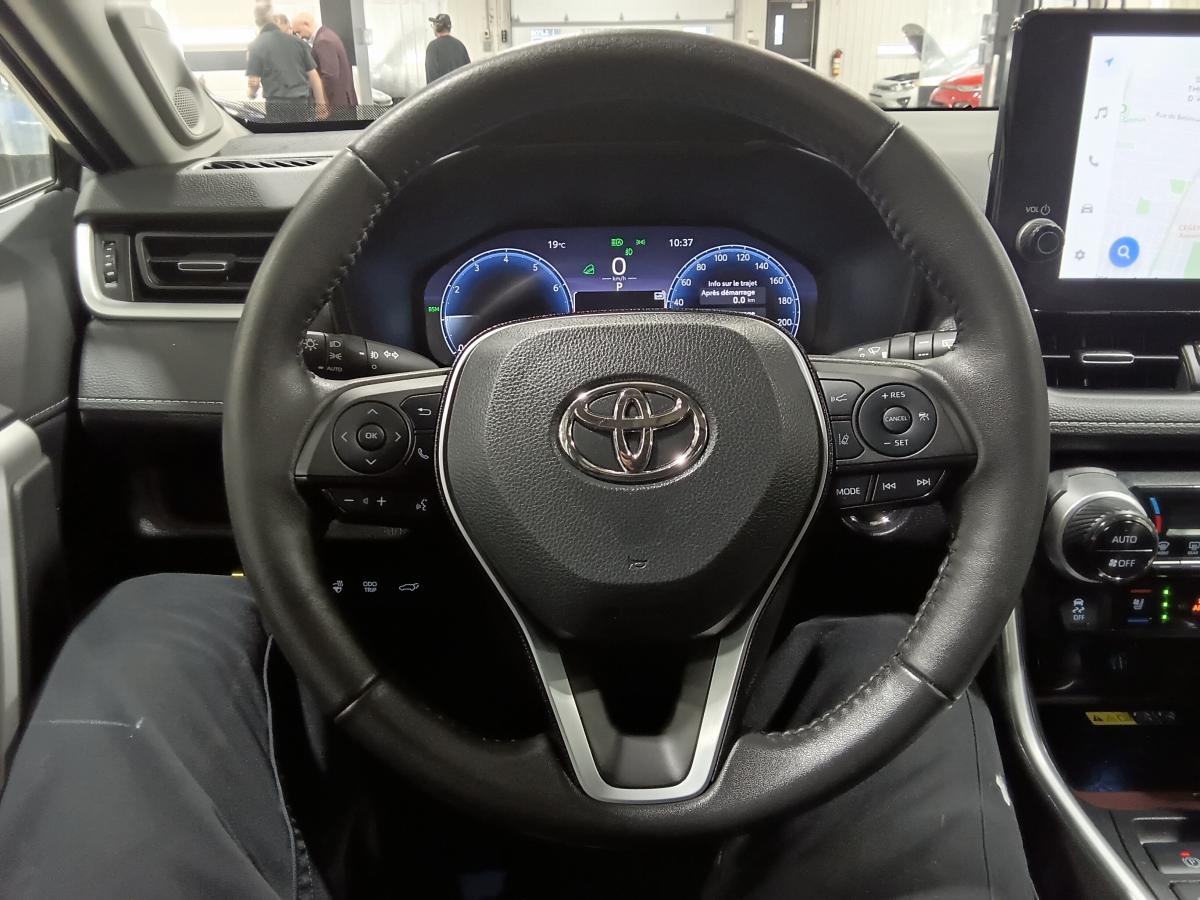 2023 Toyota RAV4 - Image 15