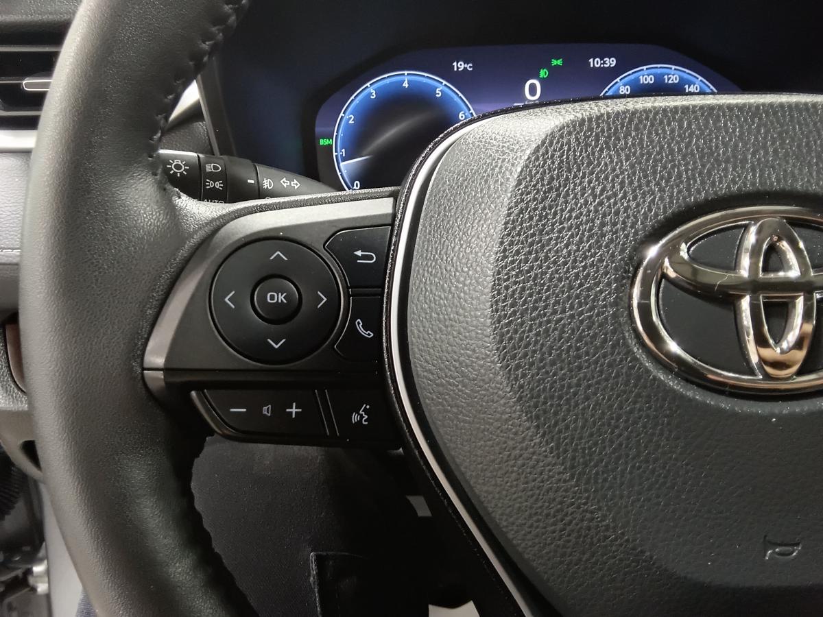 2023 Toyota RAV4 - Image 31