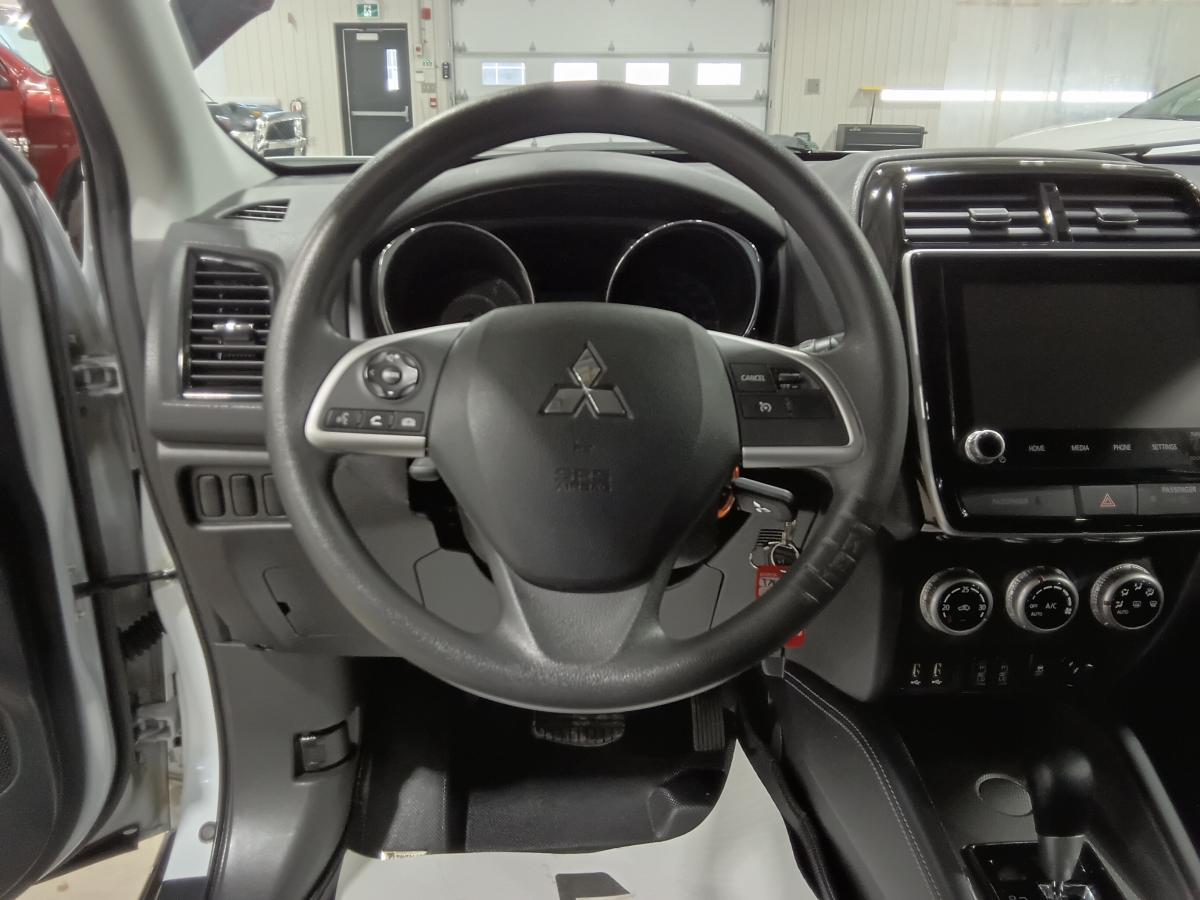 2023 Mitsubishi RVR - Image 15