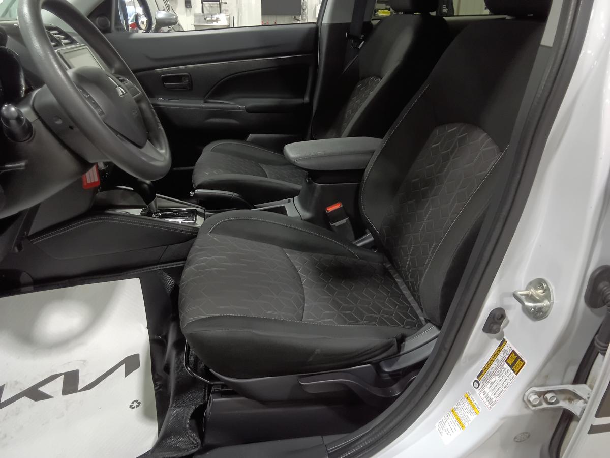 2023 Mitsubishi RVR - Image 21