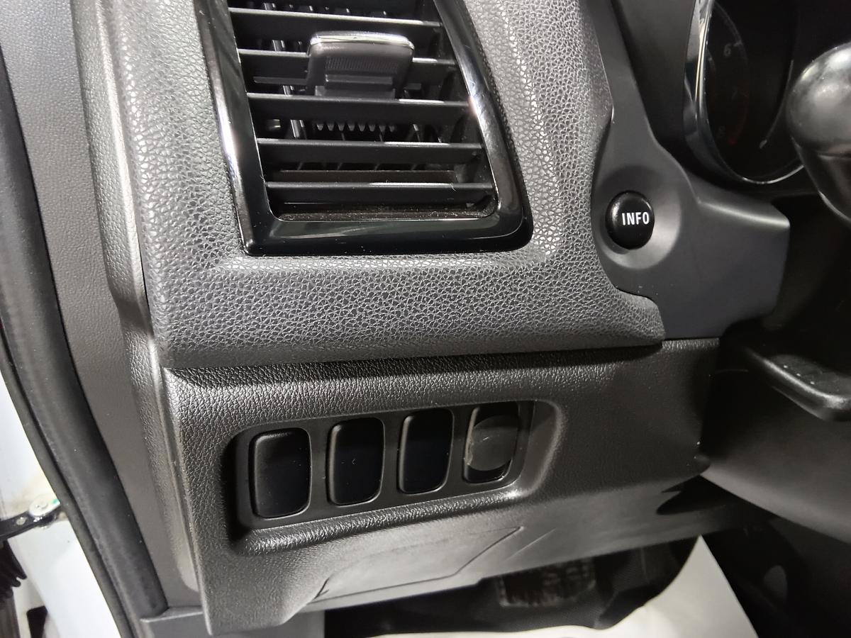 2023 Mitsubishi RVR - Image 26