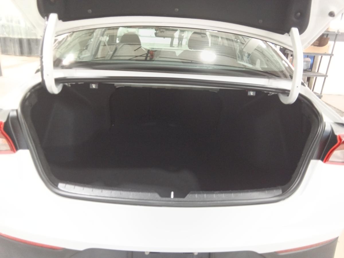 2021 Kia K5 - Image 9
