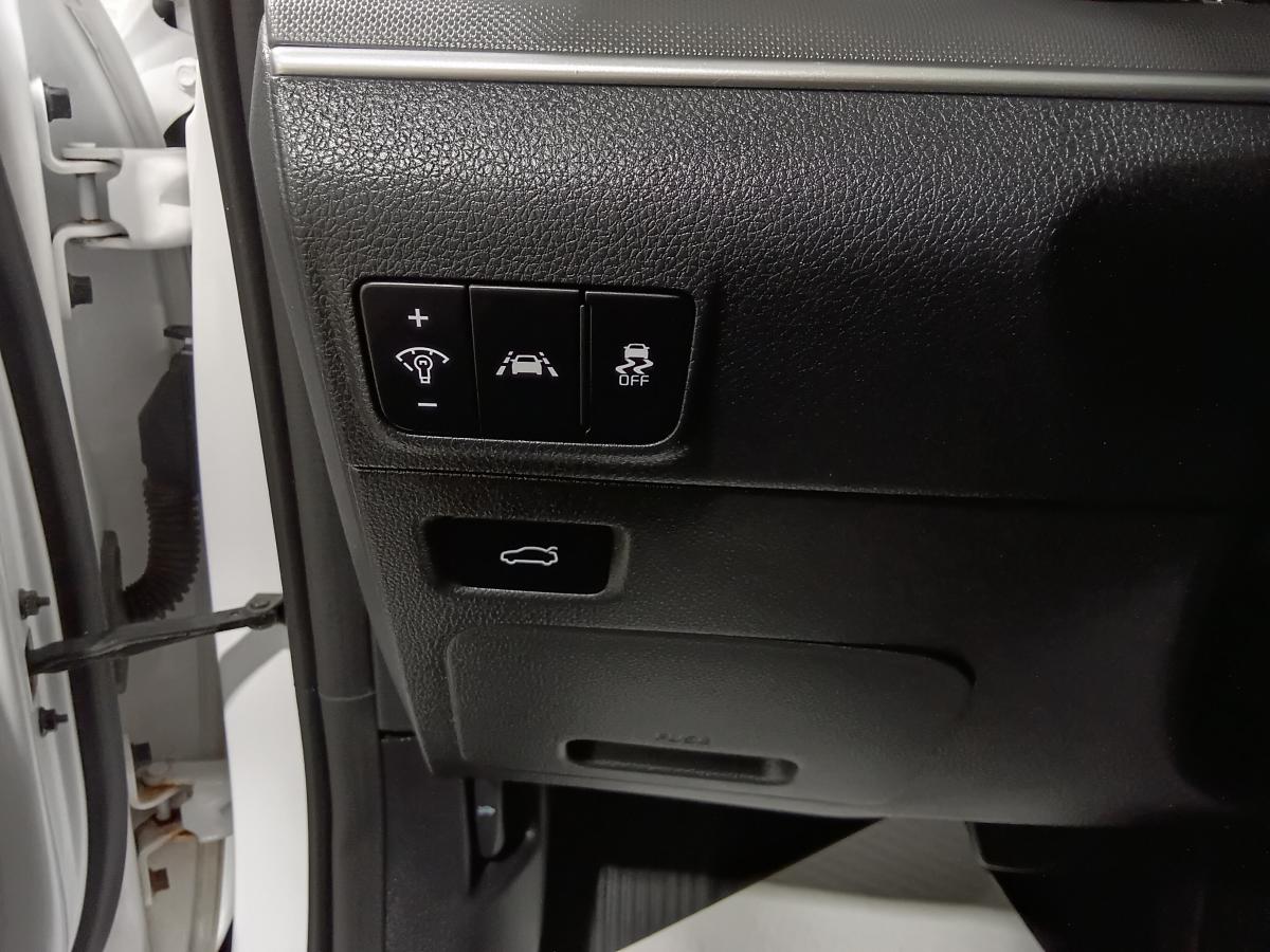 2021 Kia K5 - Image 24