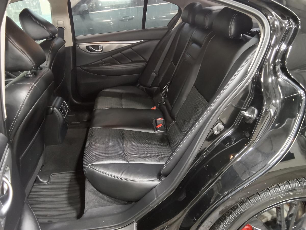 2017 Infiniti Q50 - Image 24
