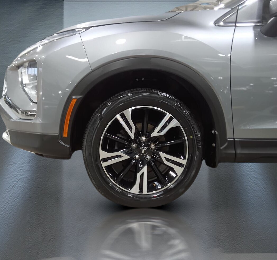 2023 Mitsubishi Eclipse Cross - Image 6