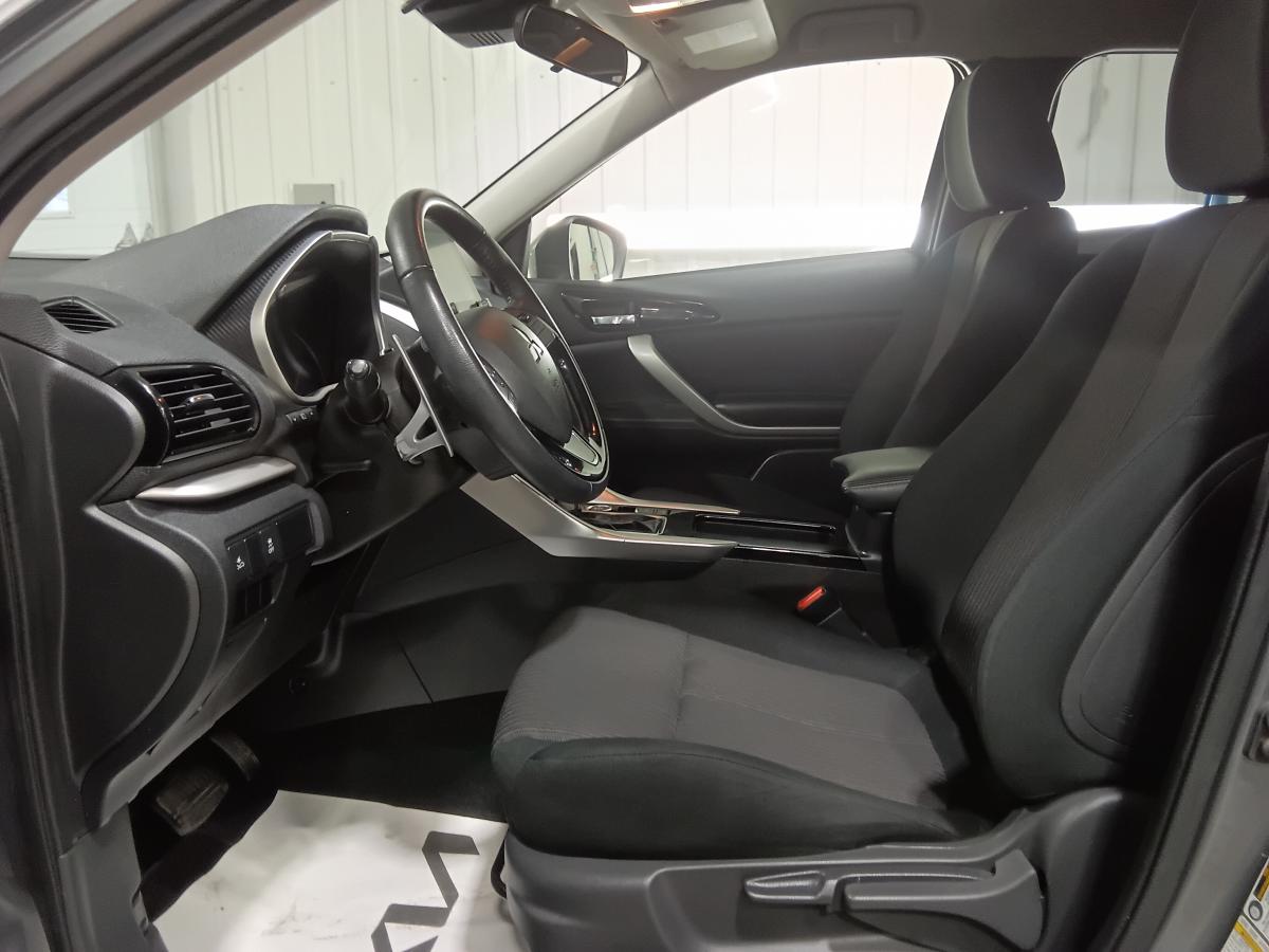 2023 Mitsubishi Eclipse Cross - Image 14