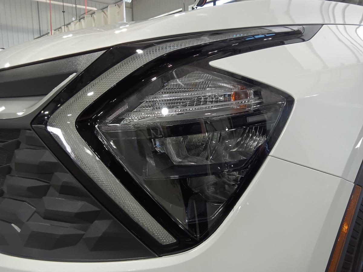 2023 Kia Sportage - Image 10