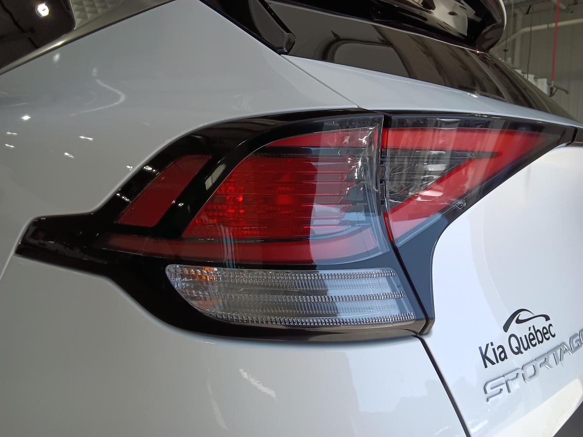 2023 Kia Sportage - Image 12