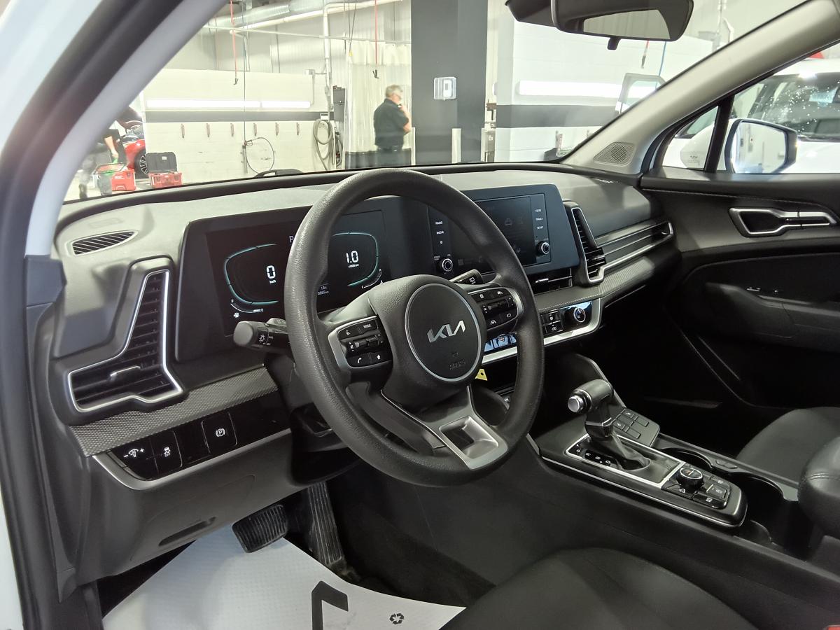2023 Kia Sportage - Image 14