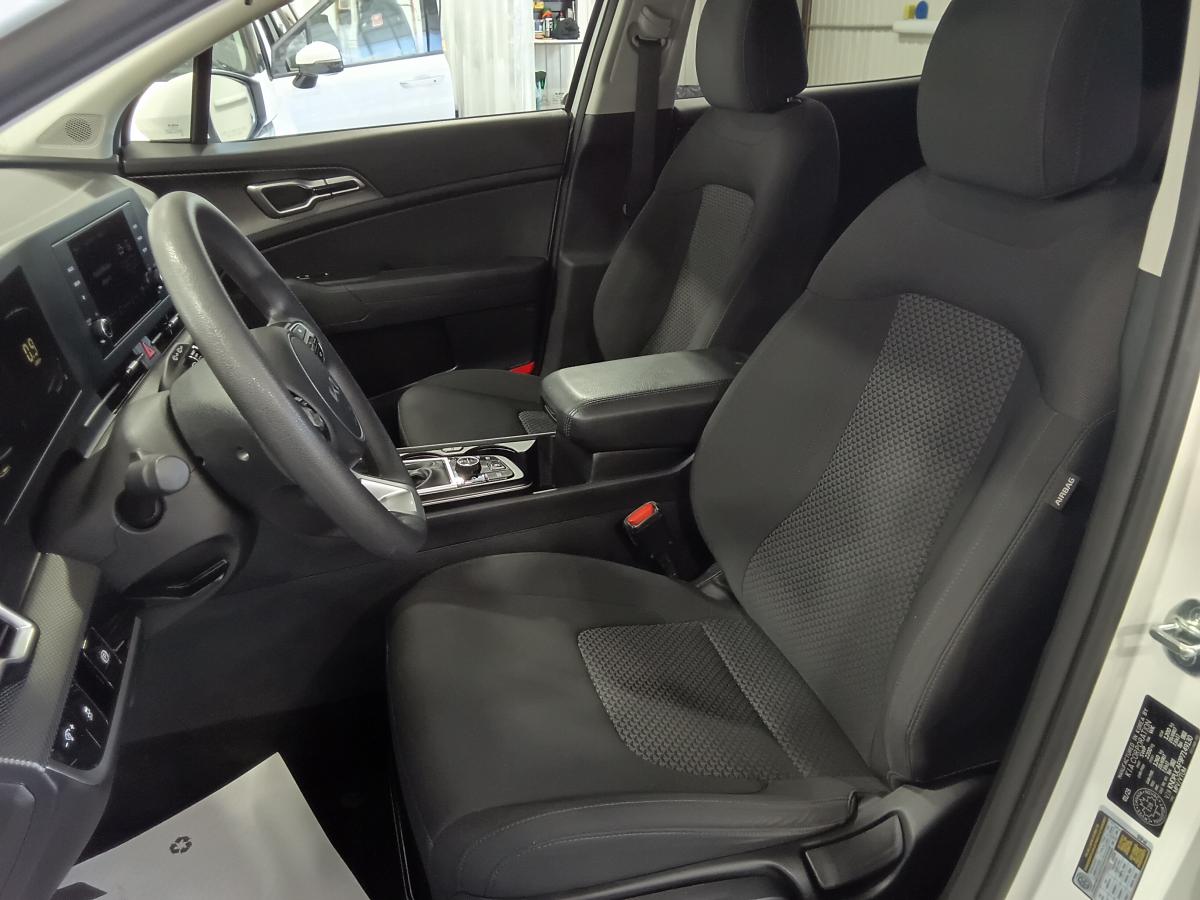2023 Kia Sportage - Image 21