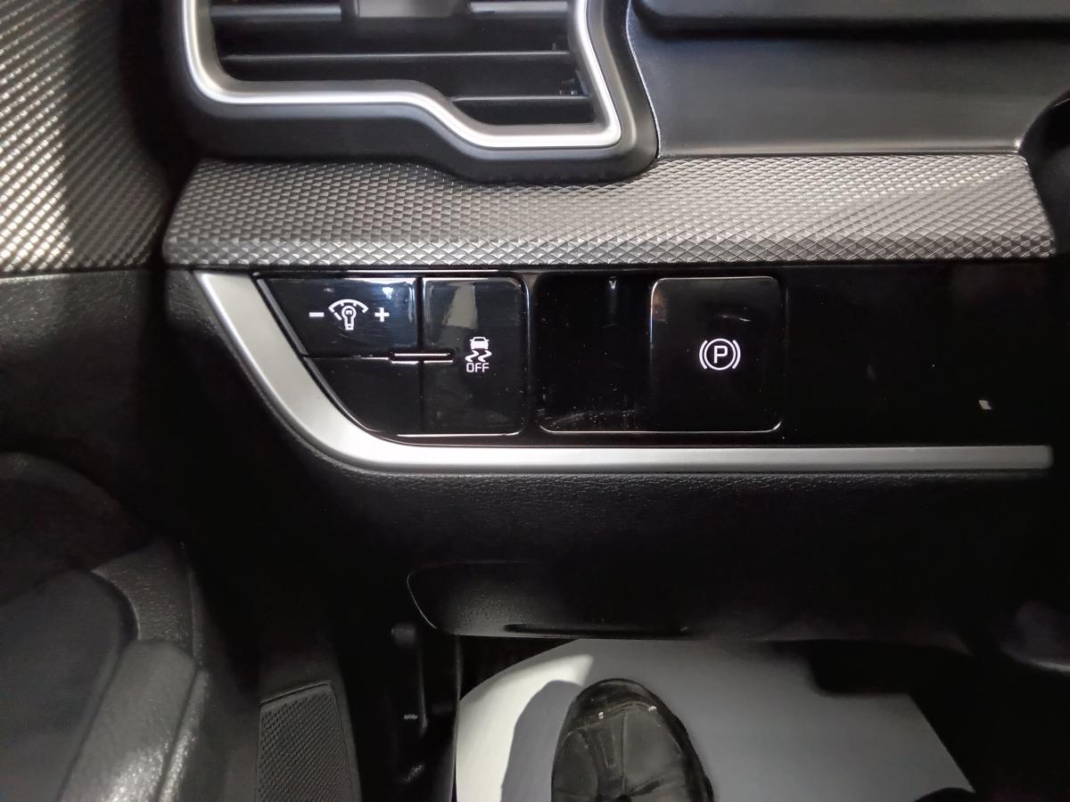 2023 Kia Sportage - Image 26