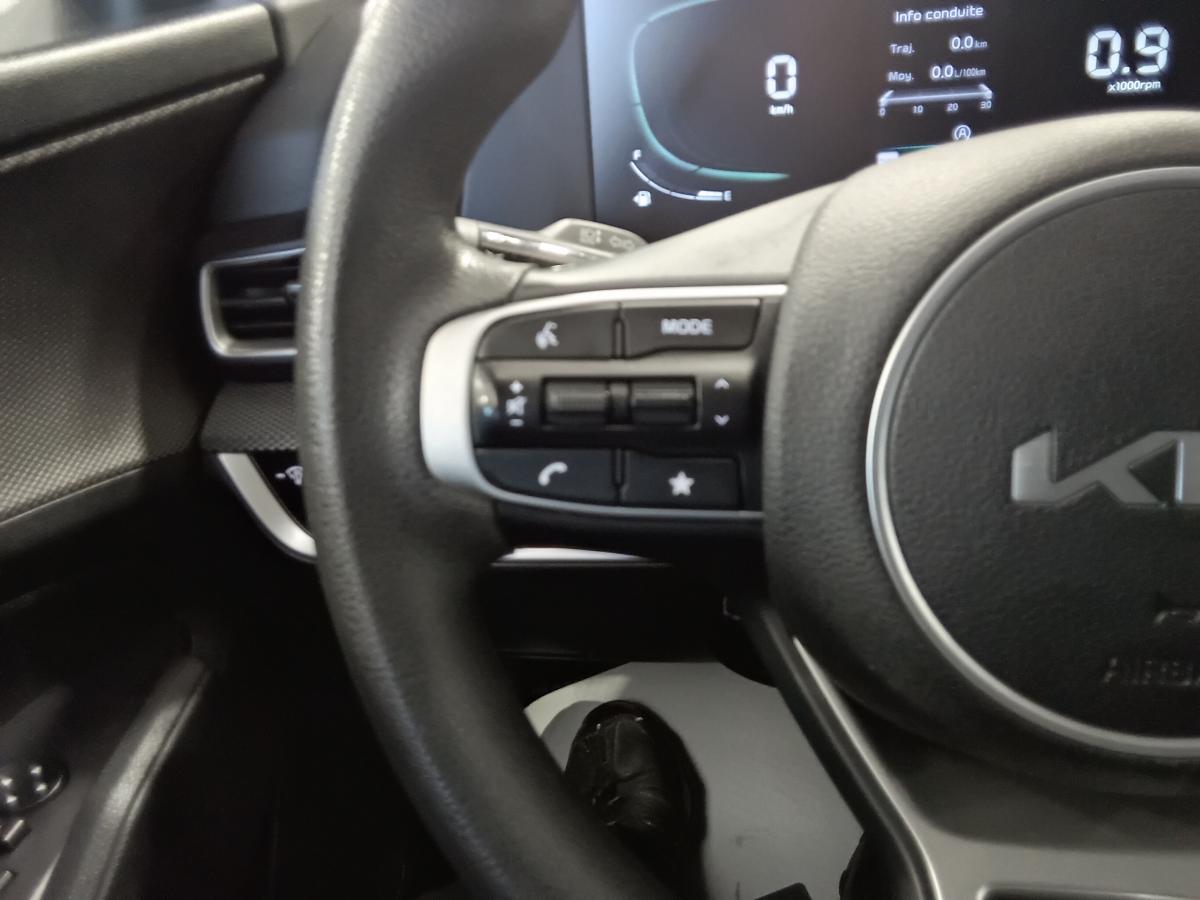2023 Kia Sportage - Image 30