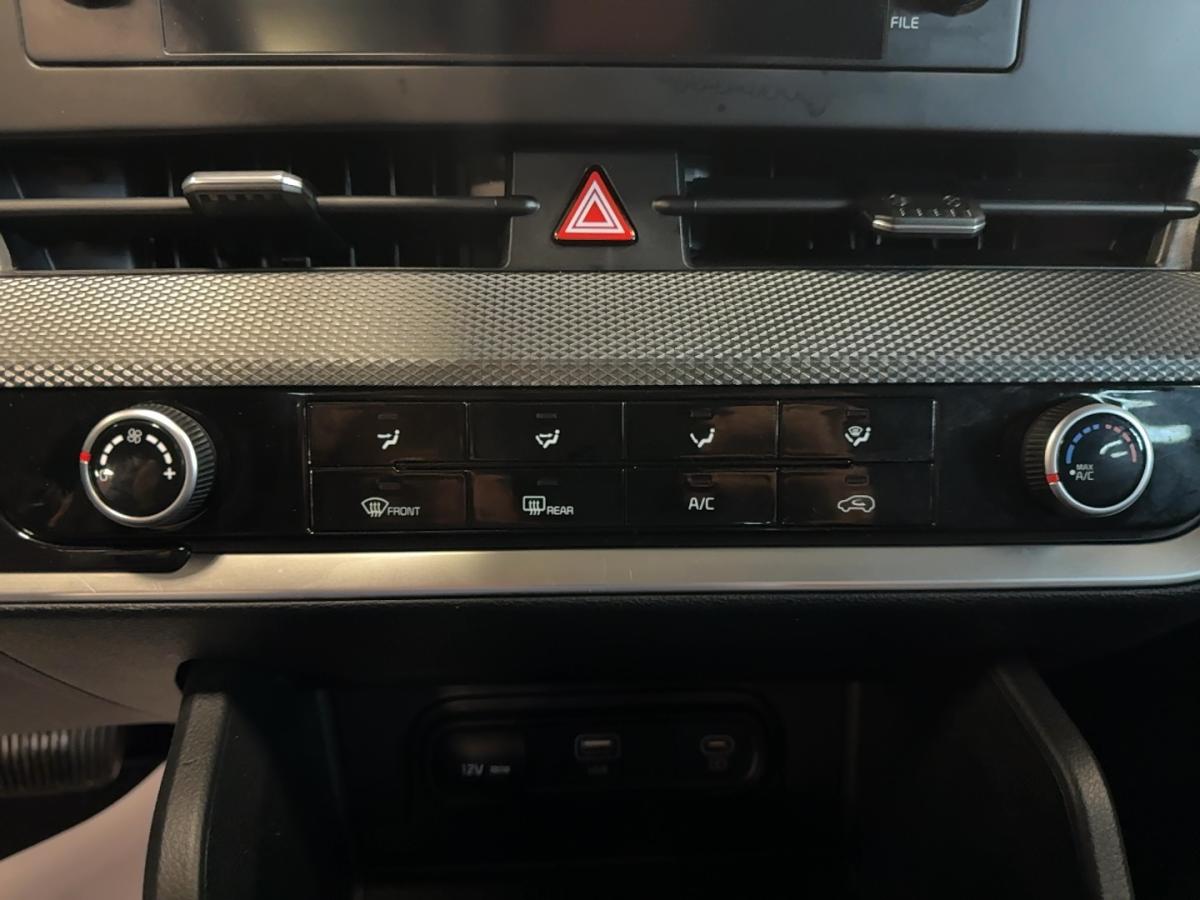 2023 Kia Sportage - Image 25