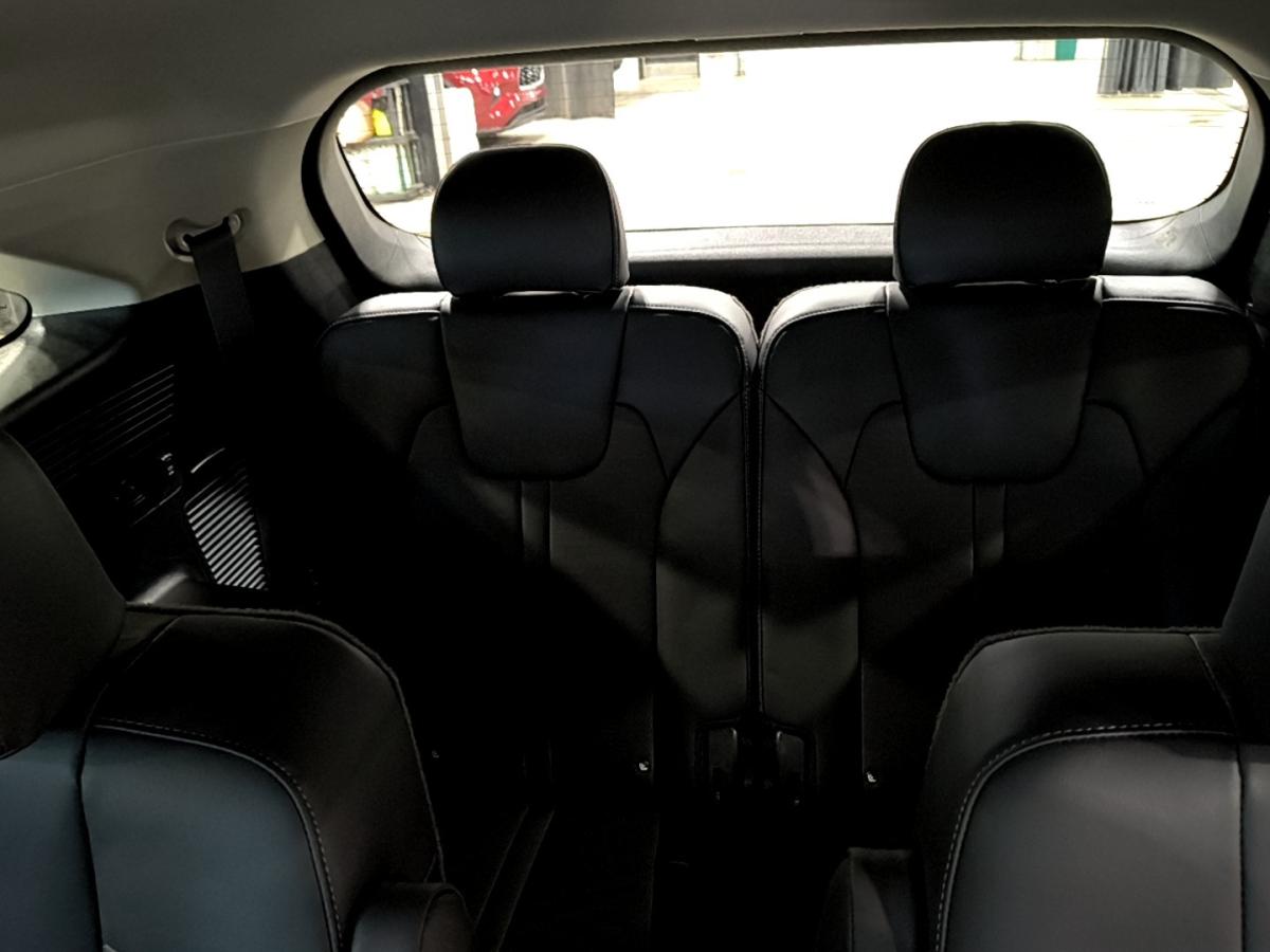 2025 Kia Sorento - Image 25