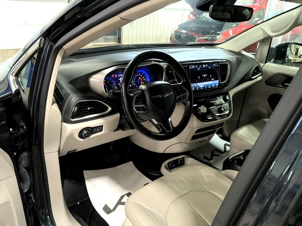 2021 Chrysler Pacifica - Image 14