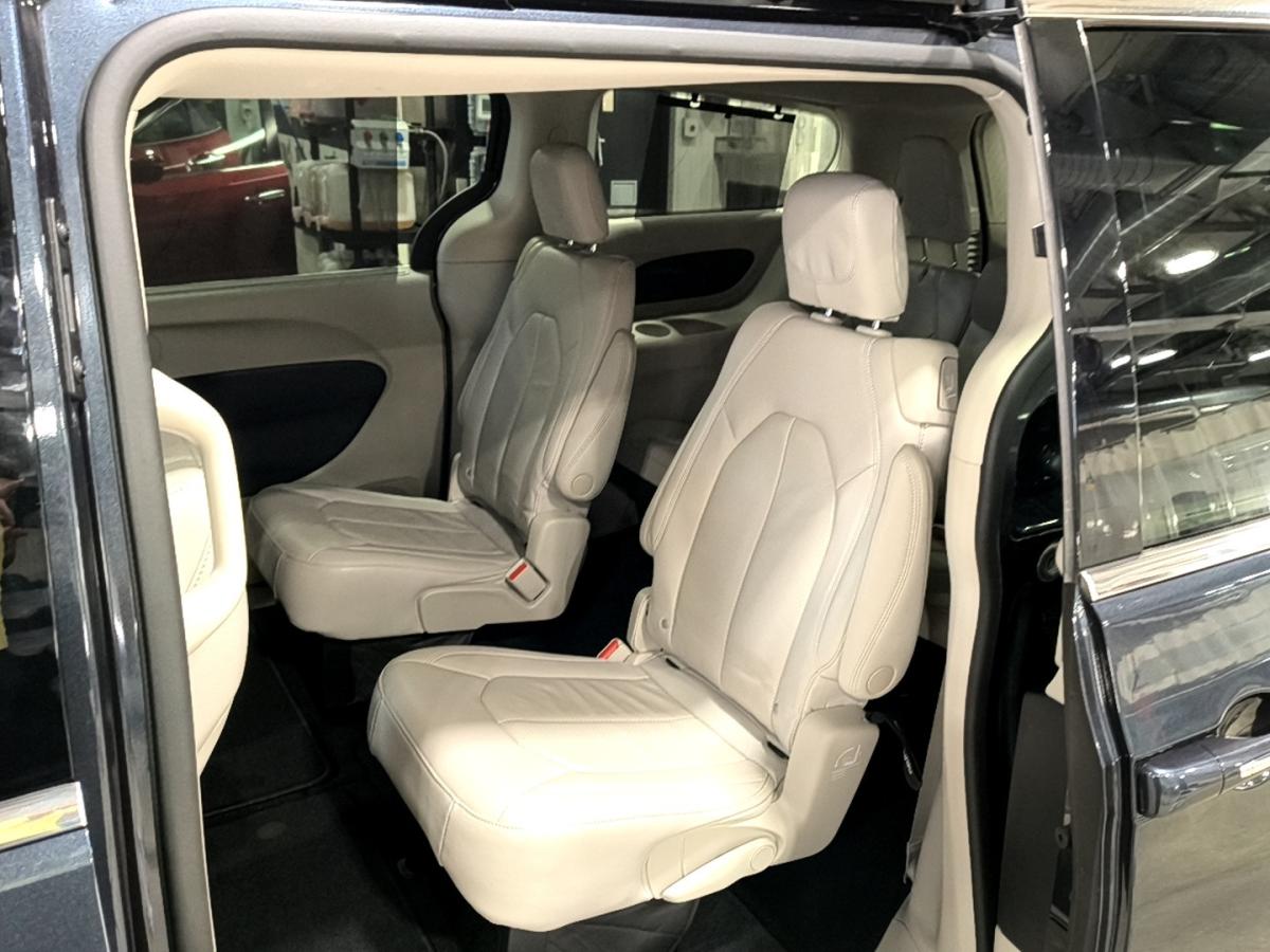 2021 Chrysler Pacifica - Image 24
