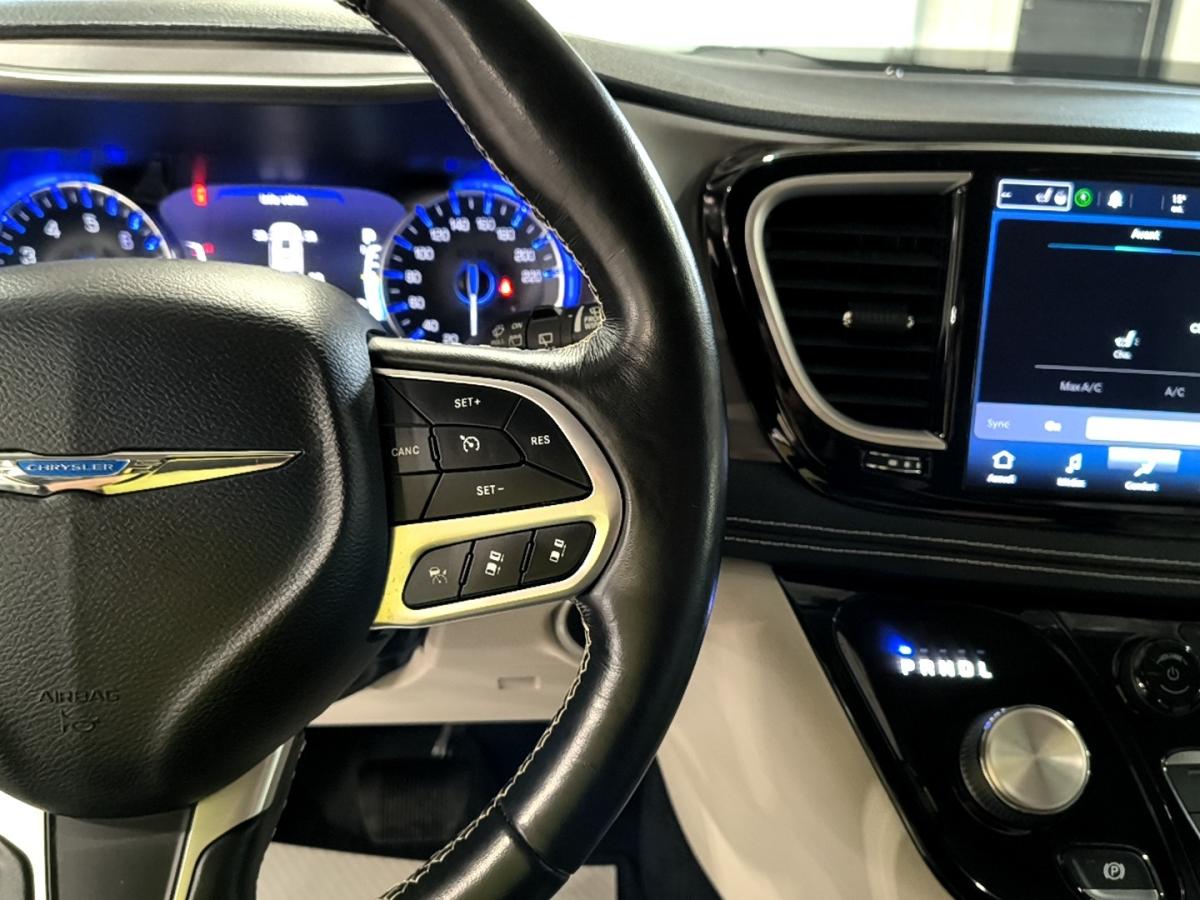 2021 Chrysler Pacifica - Image 31