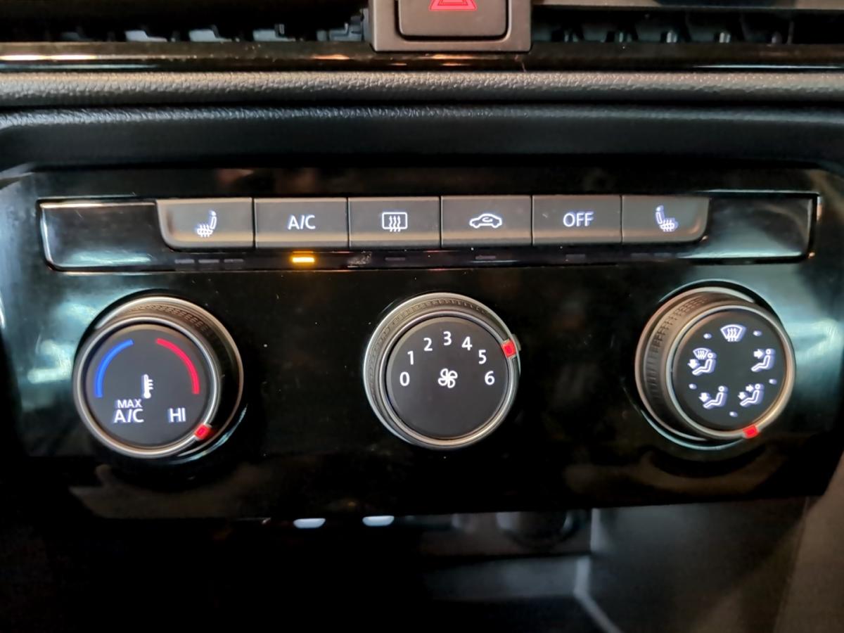 2024 Volkswagen Taos - Image 25