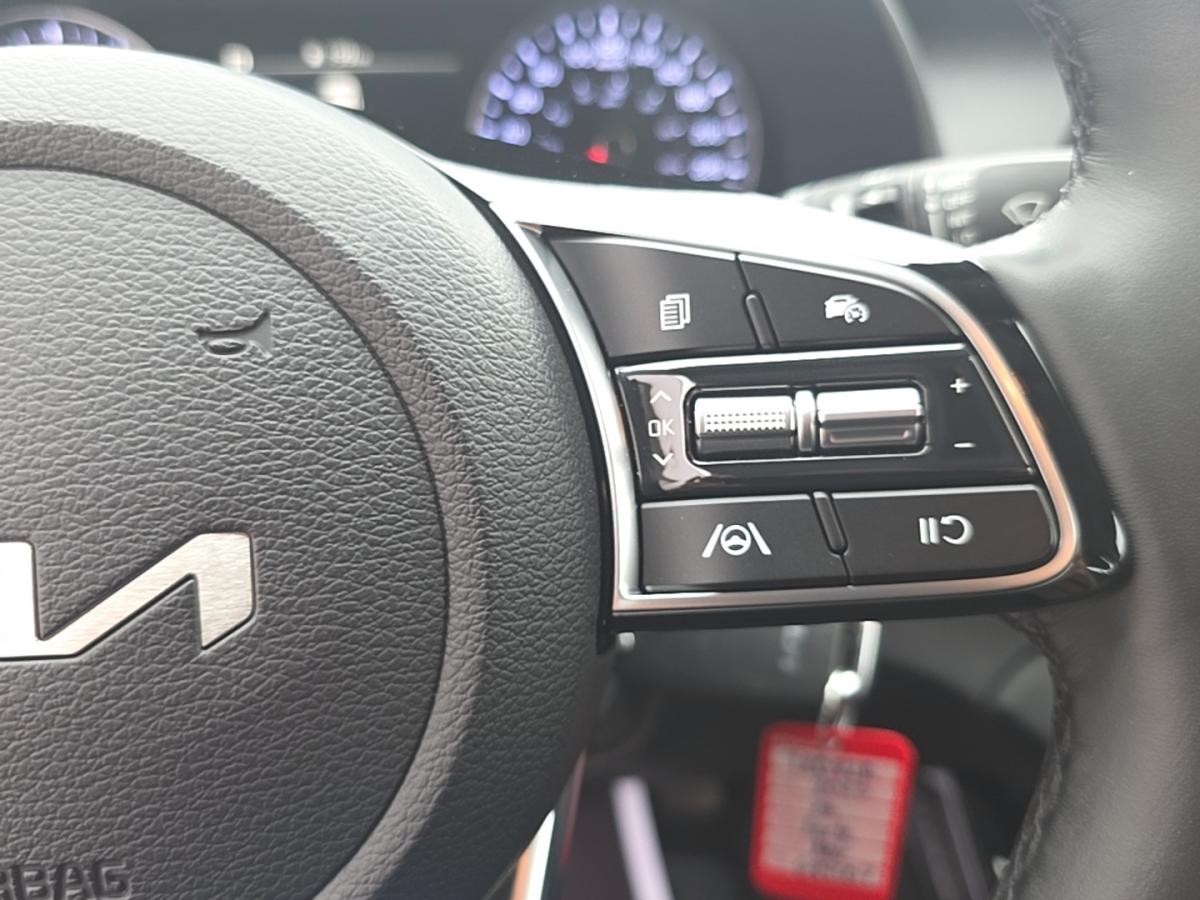 2023 Kia Forte - Image 30