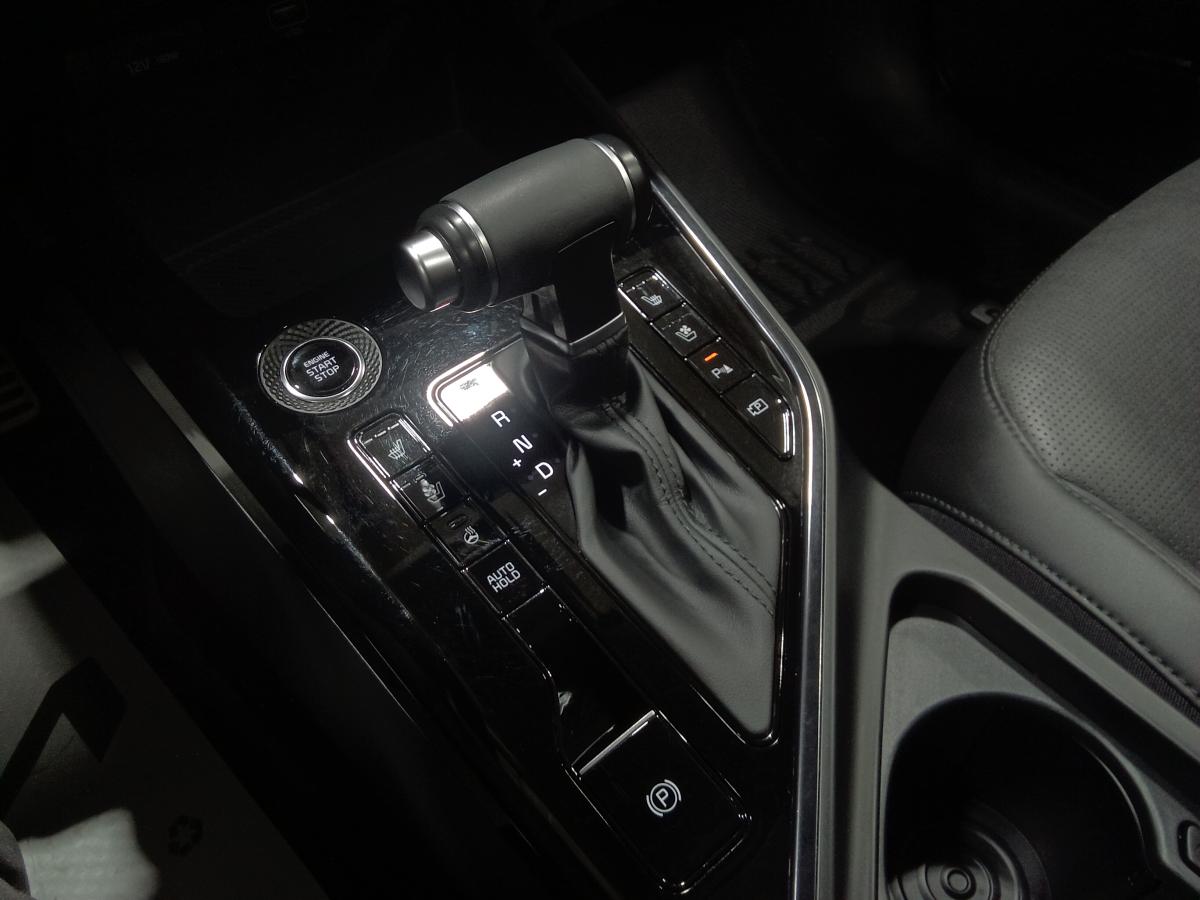 2025 Kia Niro - Image 18