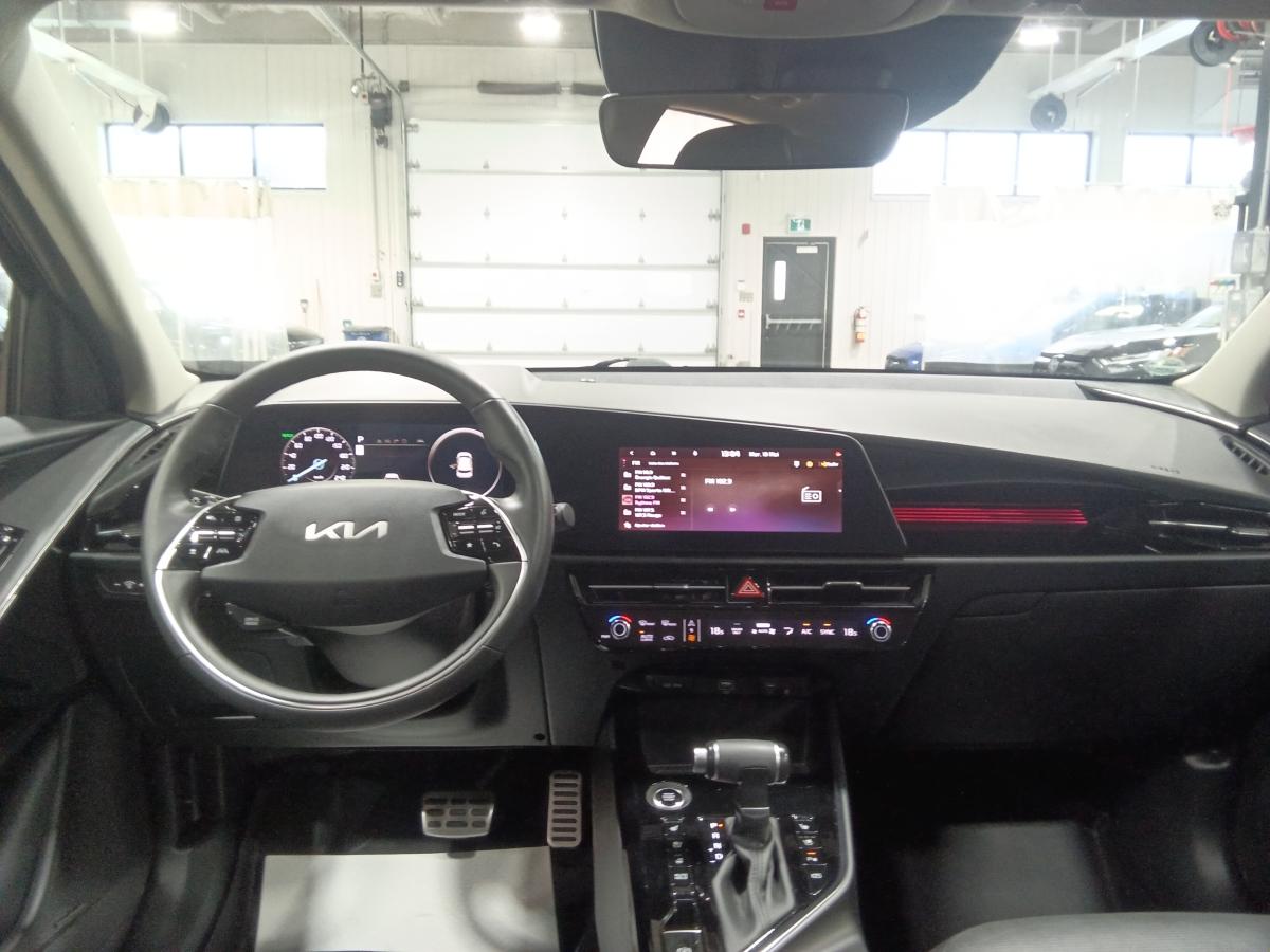 2025 Kia Niro - Image 21