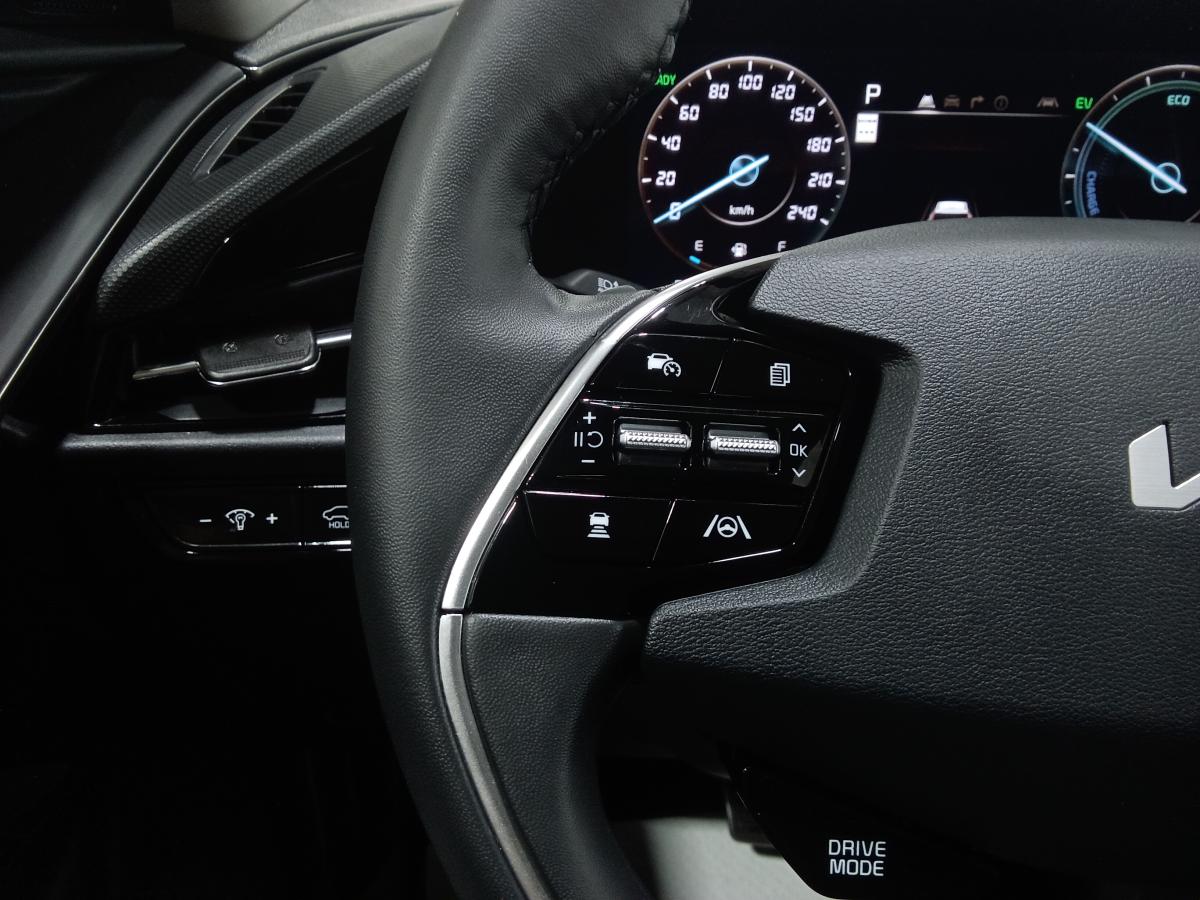 2025 Kia Niro - Image 34