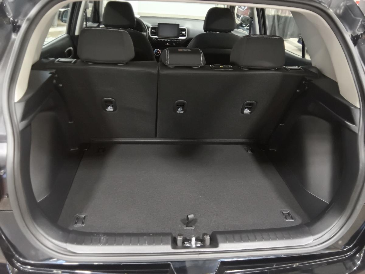 2024 Hyundai Venue - Image 9