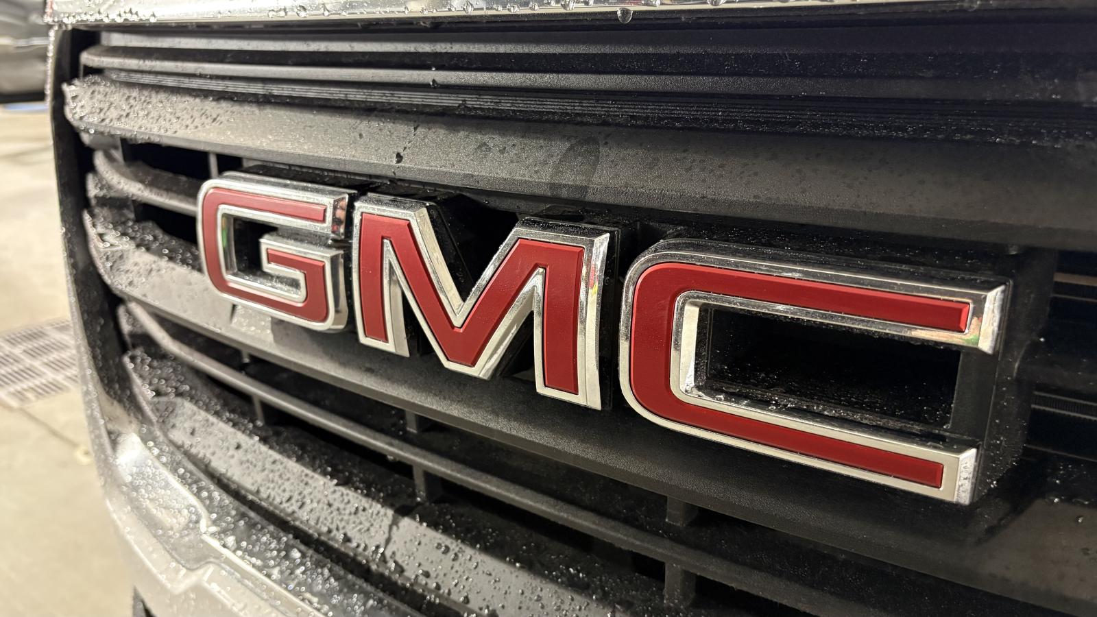 2022 GMC Terrain - Image 11